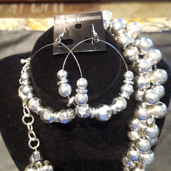 Silver Mirrored Three Piece Set - Picture 3 of 6